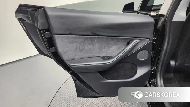 Tesla Model Y id 4201329 из Кореи 16