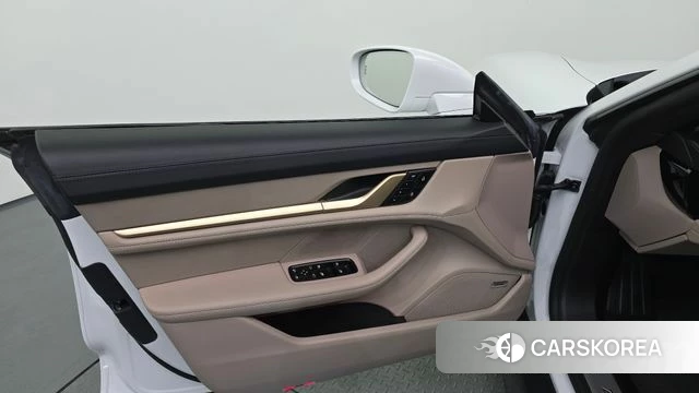 Porsche Taycan id 4381055 из Кореи 16