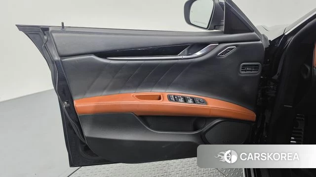 Maserati Ghibli id 4721304 из Кореи 16