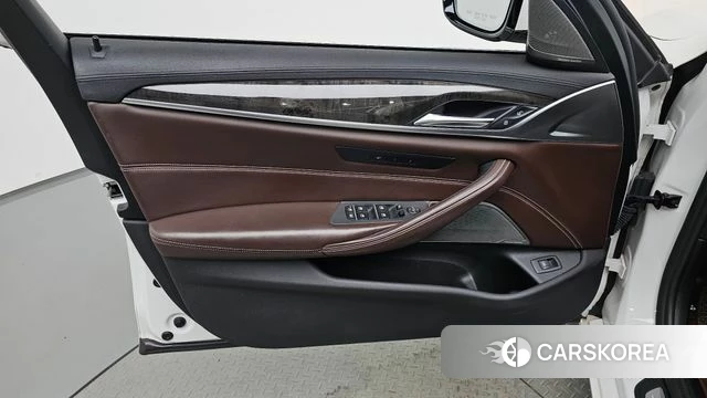 BMW 5 Series (G30) id 4785693 из Кореи 16