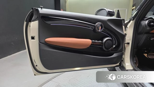 Mini Cooper S Convertible id 4692837 из Кореи 16