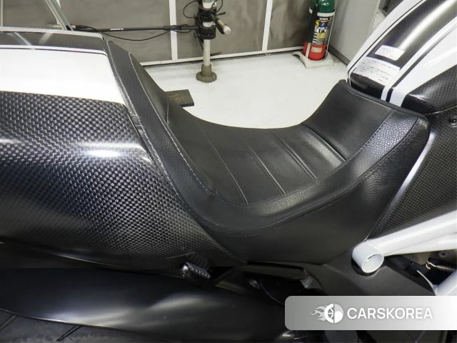 Ducati DIAVEL CARBON id 4229278 из Японии 16