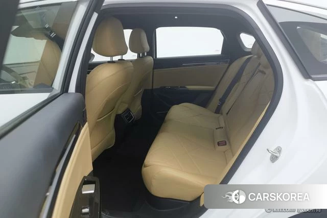 Geely Galaxy Galaxy L6 id 4254291 из Китая 16