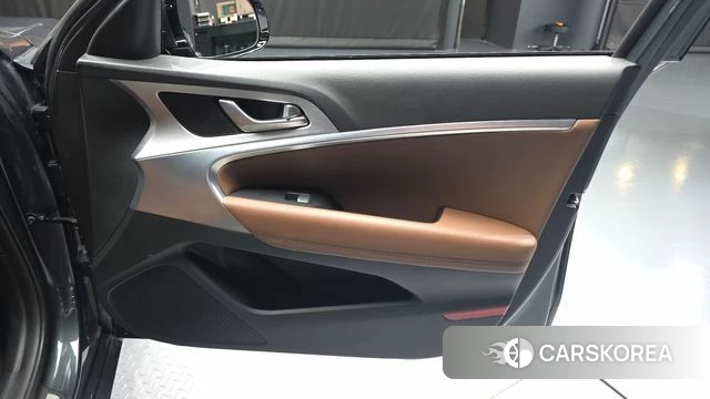 Genesis G70 id 4496584 из Кореи 16