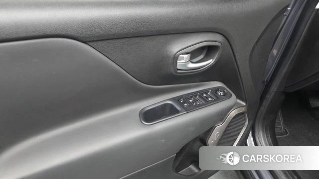 Jeep Renegade id 4302934 из Кореи 16
