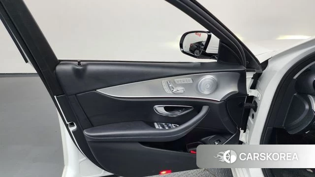 Mercedes-Benz E-Class W213 id 4557392 из Кореи 16