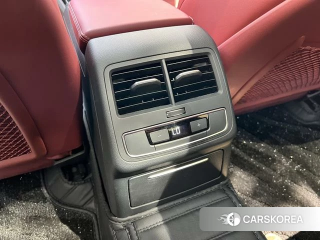 Audi A4L id 4242226 из Китая 16