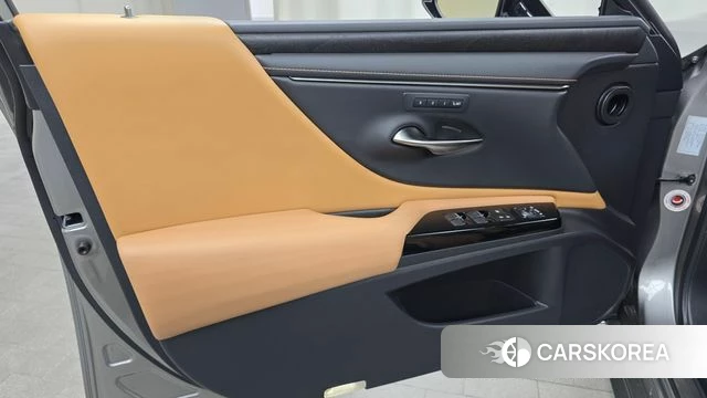 Lexus ES300h 7th generation id 4303741 из Кореи 16