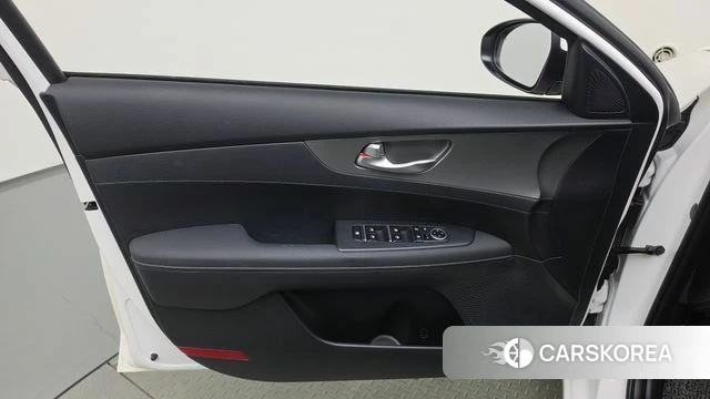 Kia Come New K3 id 4770453 из Кореи 16