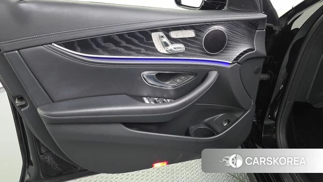 Mercedes-Benz E-Class W213 id 4702426 из Кореи 16