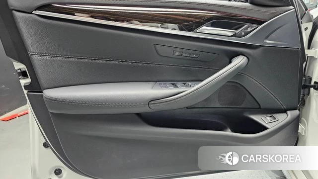 BMW 5 Series (G30) id 4443785 из Кореи 16