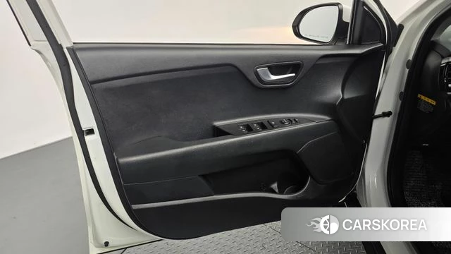 Kia Stonic id 4429831 из Кореи 16