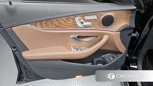 Mercedes-Benz E-Class W213 id 4697195 из Кореи 16
