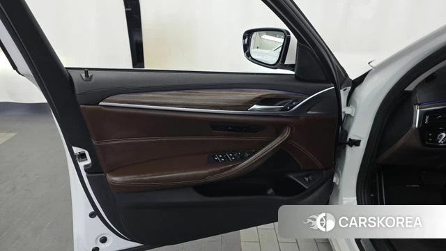 BMW 5 Series (G30) id 4746738 из Кореи 16