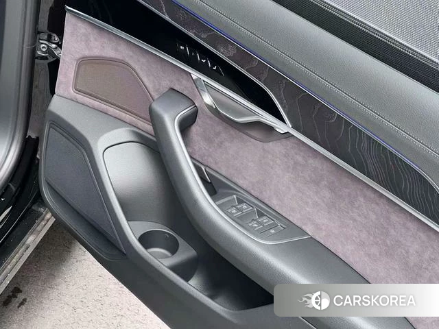 Audi A8 id 4392405 из Китая 16