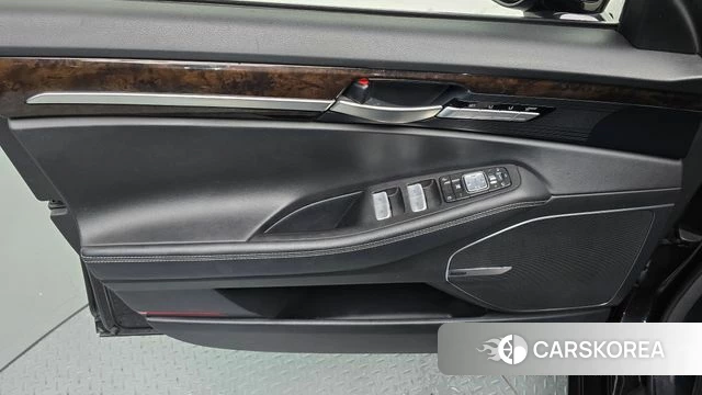 Genesis G90 id 4587085 из Кореи 16