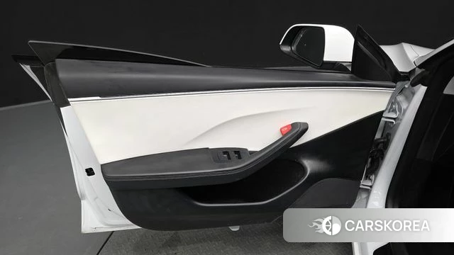 Tesla Model 3 id 4612598 из Кореи 16