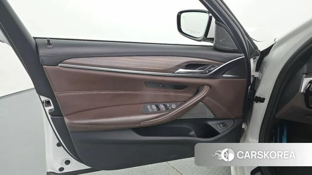 BMW 5 Series (G30) id 4458740 из Кореи 16