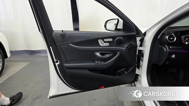 Mercedes-Benz E-Class W213 id 4642799 из Кореи 16