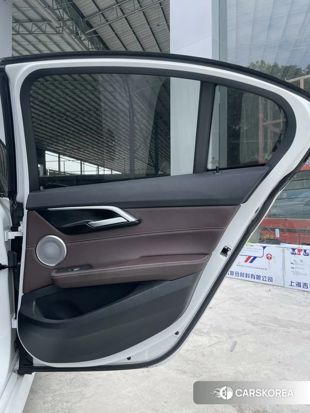 BMW 1 series id 4291112 из Китая 16