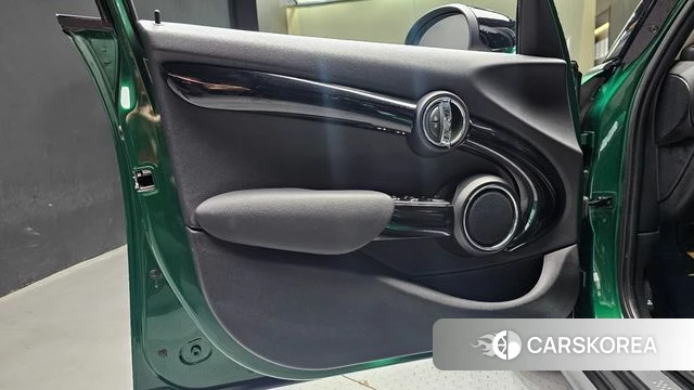Mini Cooper S id 4689047 из Кореи 16