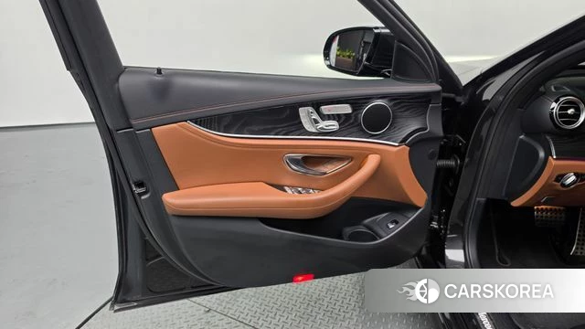 Mercedes-Benz E-Class W213 id 4784711 из Кореи 16