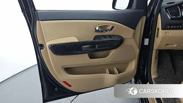 Kia The New Carnival id 4285819 из Кореи 16