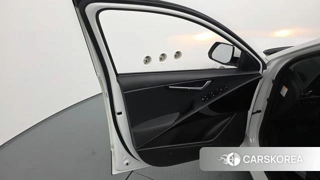 Kia Di Ol Nu Niro id 4697247 из Кореи 16