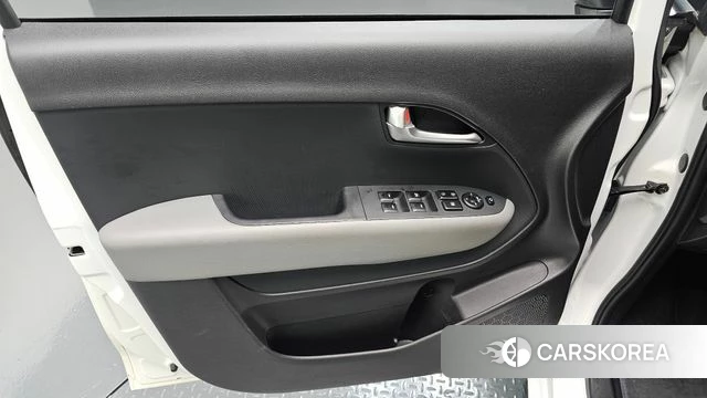 Kia The New Kia Ray EV id 4691561 из Кореи 16