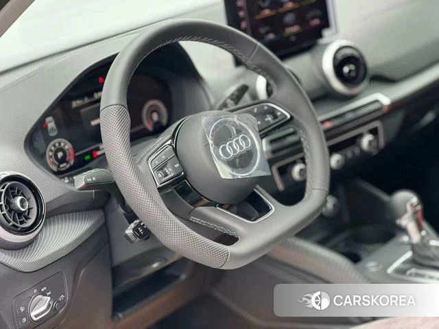 Audi Q2L id 4341698 из Китая 16
