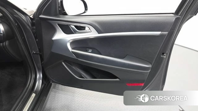 Genesis G70 id 4872958 из Кореи 16