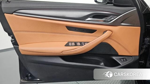 BMW 5 Series (G30) id 4480729 из Кореи 16