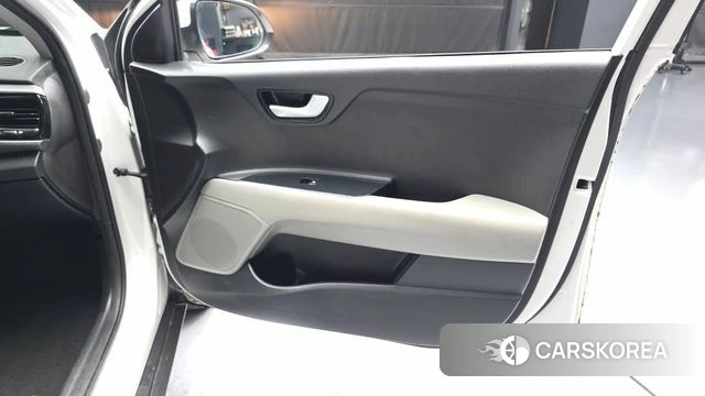 Kia Stonic id 4742243 из Кореи 16