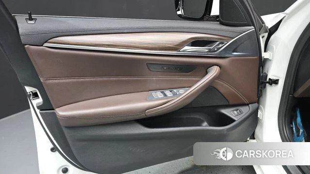 BMW 5 Series (G30) id 4284769 из Кореи 16