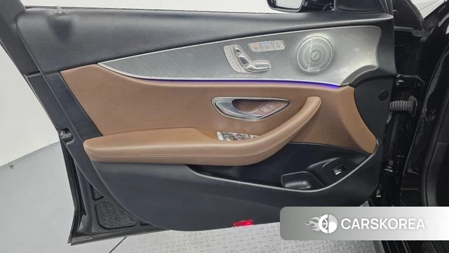 Mercedes-Benz E-Class W213 id 4785598 из Кореи 16
