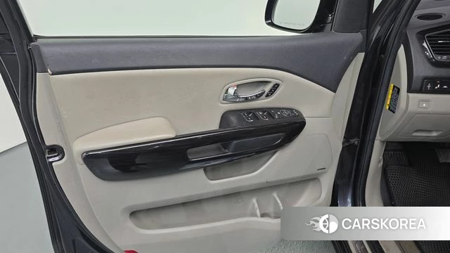 Kia The New Carnival id 4873280 из Кореи 16
