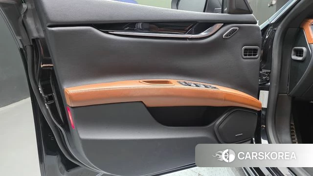 Maserati Ghibli id 4733005 из Кореи 16