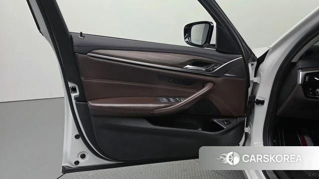 BMW 5 Series (G30) id 4551278 из Кореи 16