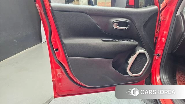 Jeep Renegade id 4573313 из Кореи 16