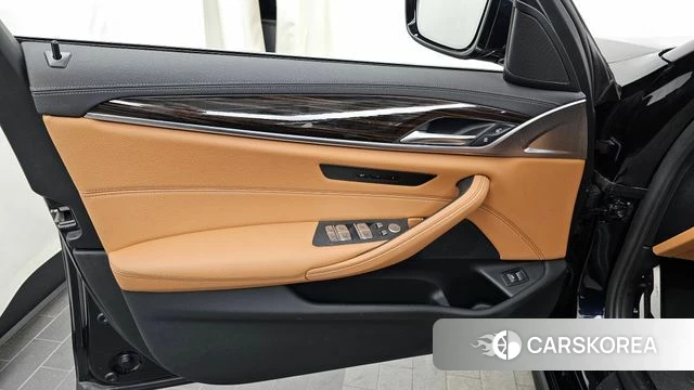 BMW 5 Series (G30) id 4202142 из Кореи 16