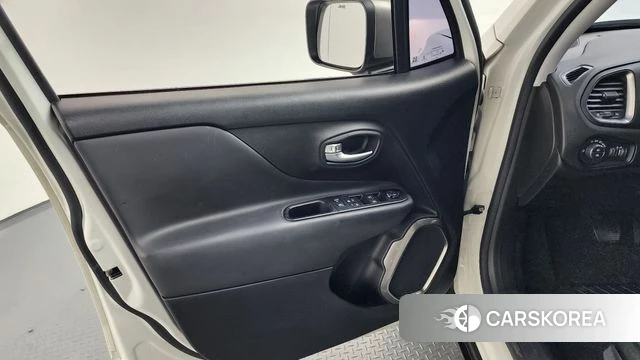 Jeep Renegade id 4203576 из Кореи 16