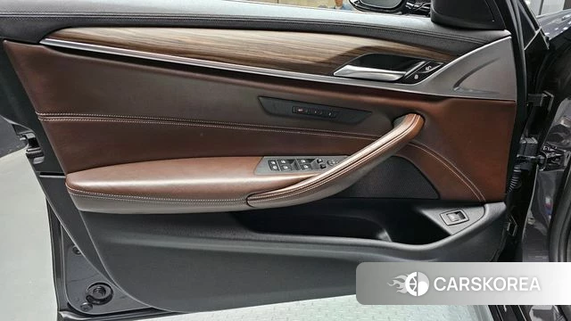 BMW 5 Series (G30) id 4305274 из Кореи 16