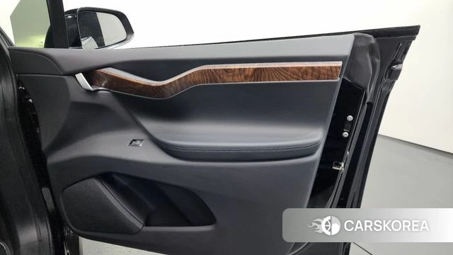 Tesla Model X id 4232531 из Кореи 16