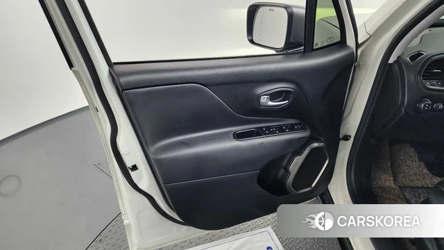 Jeep Renegade id 4464626 из Кореи 16