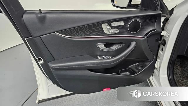 Mercedes-Benz E-Class W213 id 4203696 из Кореи 16
