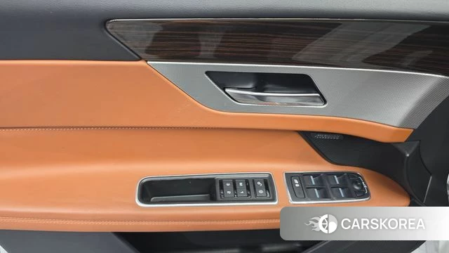 Jaguar XF (X260) id 4615120 из Кореи 16