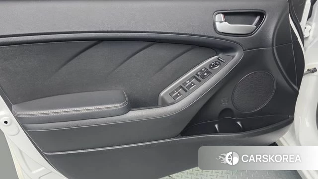 Kia The New K3 id 4658507 из Кореи 16