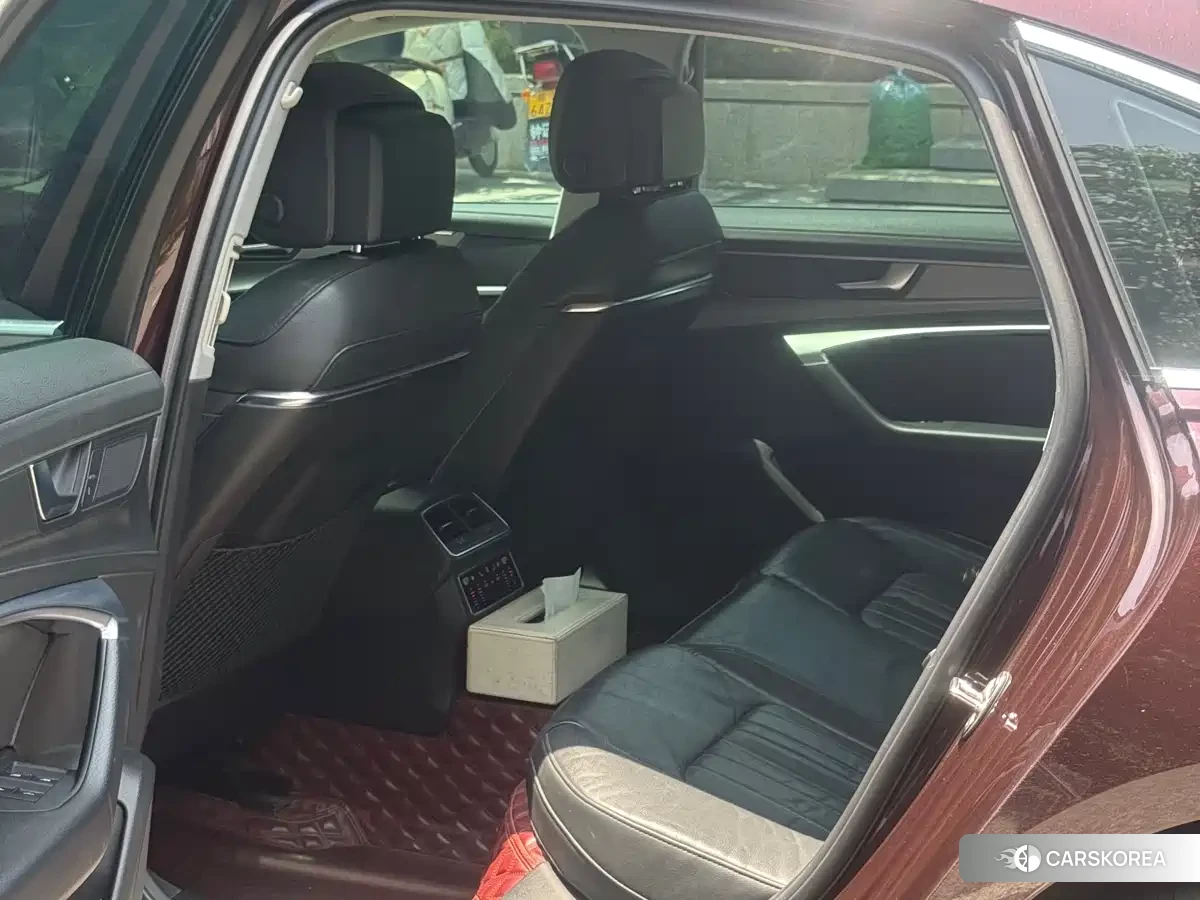 Audi A6L id 4546666 из Китая 16