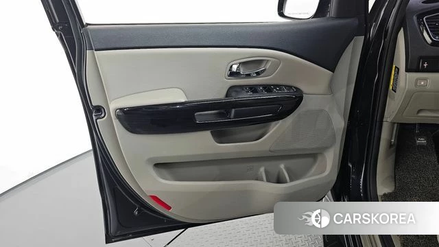 Kia The New Carnival id 4285764 из Кореи 16