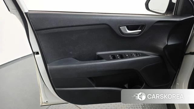 Kia Stonic id 4737611 из Кореи 16